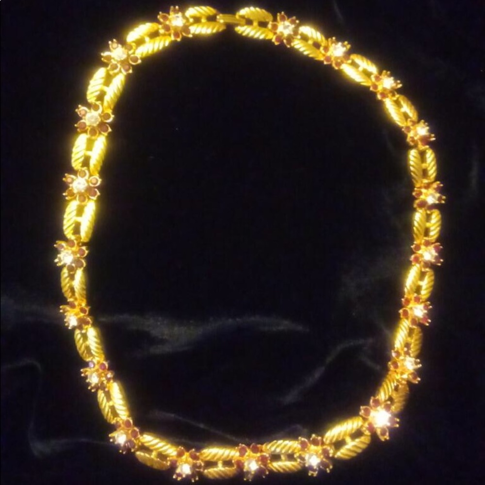 CRAFT wreath necklace